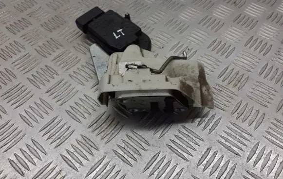 Suzuki Ignis Rear door lock