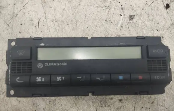 Volkswagen Golf IV Climate control/heater control trim 