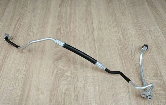 Audi A4 S4 B9 Air conditioning (A/C) pipe/hose 8W1820720F