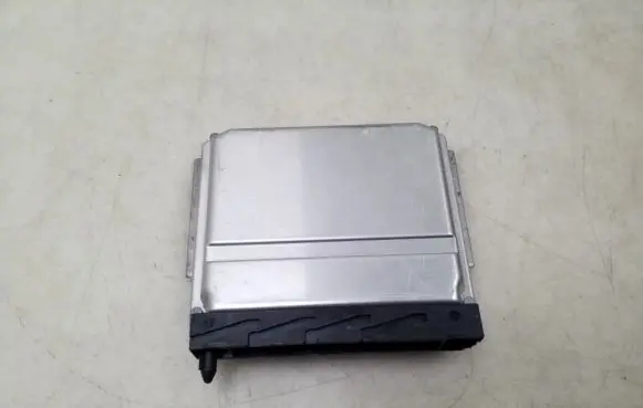 Volvo V70 Engine control unit/module 30668478A