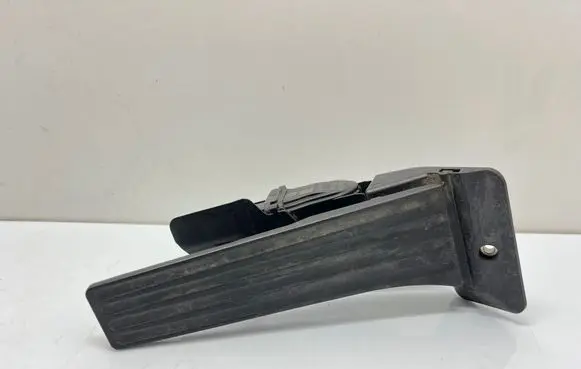 BMW 2 F22 F23 Accelerator throttle pedal 6853175