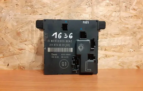 Mercedes-Benz E W211 Door control unit/module 2118704026 1636