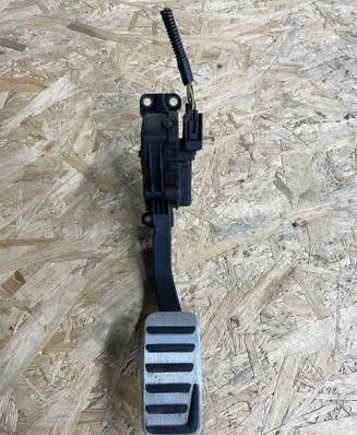 Volvo V50 Accelerator throttle pedal 31290028