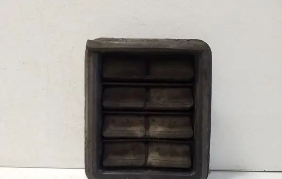Jeep Cherokee Quarter panel pressure vent 05058643AA