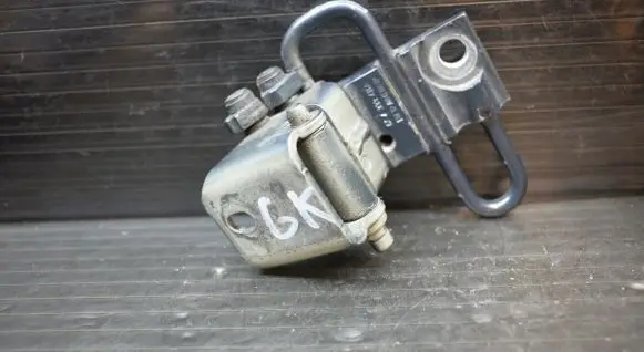 Seat Altea Rear door lower hinge