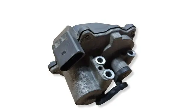 Volkswagen PASSAT B6 Intake manifold valve actuator/motor 03L129086