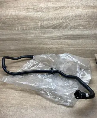 Peugeot 3008 II Engine coolant pipe/hose 9673473980