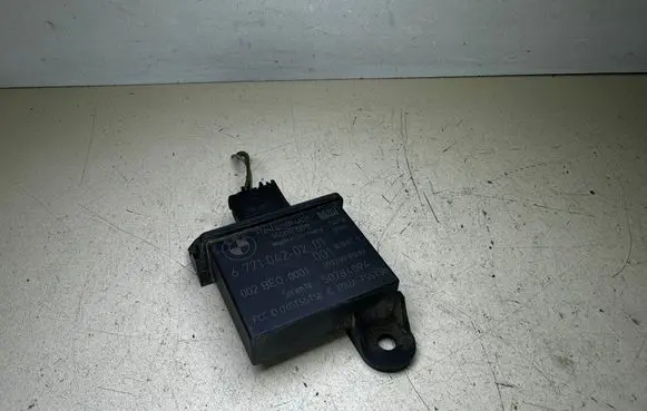 BMW 7 E65 E66 Tire pressure control unit 6771042 677104202 50784094