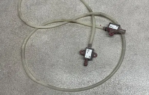 Opel Insignia B Airbag deployment crash/impact sensor 39240659 2102033113