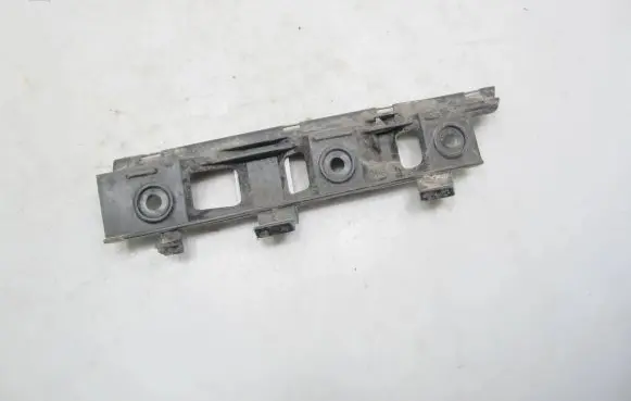 Volkswagen PASSAT B6 Front bumper mounting bracket 3C0807184