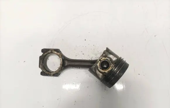 Volkswagen PASSAT B5.5 Piston with connecting rod