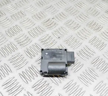 Audi A8 S8 D3 4E Air flap motor/actuator 4E0820511 0132801323