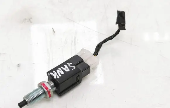Clutch pedal sensor