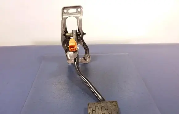 DAF 95 XF Accelerator throttle pedal GX732450AD