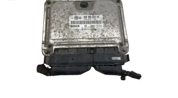 Skoda Octavia Mk2 (1Z) Engine control unit/module ECU 038906019KH 0281011195 1039S01971