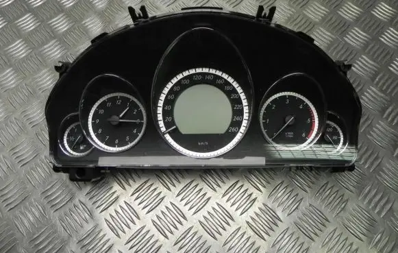 Mercedes-Benz E A207 Speedometer (instrument cluster) A2129002610