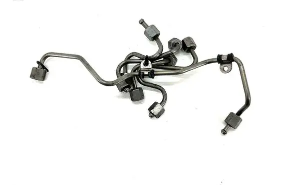 Fuel injector supply line/pipe