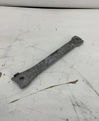Gearbox mounting bracket