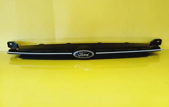Ford Escort Front grill 95AB8200