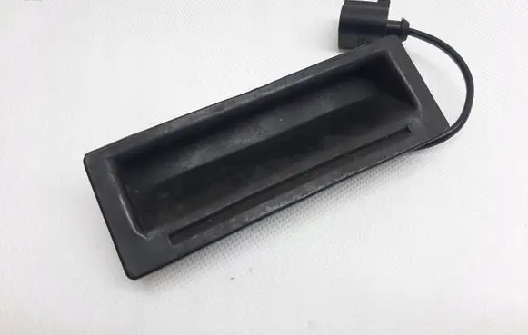 Volkswagen Golf IV Tailgate/trunk/boot exterior handle 1J0827566F