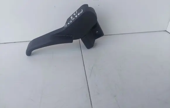 Volkswagen PASSAT B5 Engine bonnet (hood) release handle 3B1823533