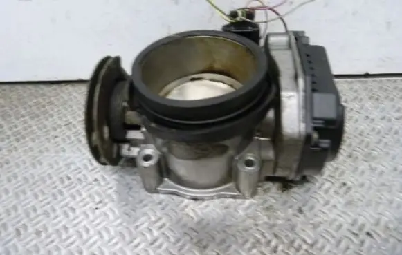 Audi A6 S6 C5 4B Throttle valve 133063AL