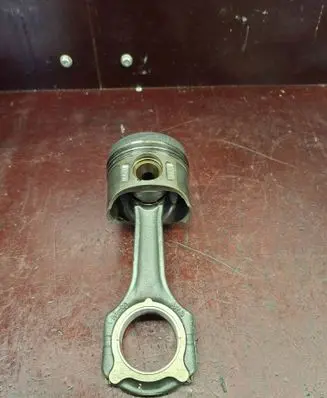 Mercedes-Benz E W211 Piston with connecting rod 