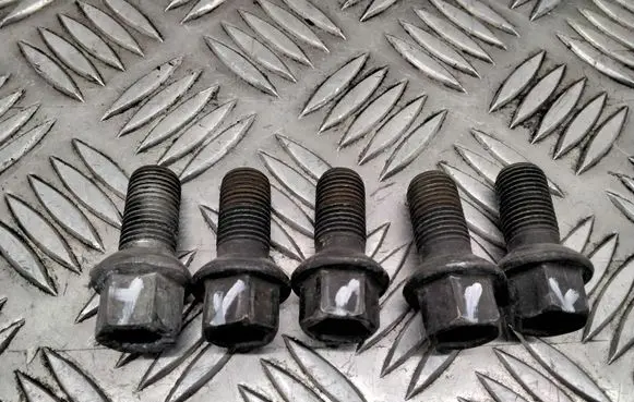 Mercedes-Benz E W212 Nuts/bolts 
