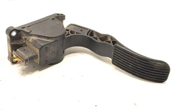 Mercedes-Benz Sprinter W906 Accelerator throttle pedal A9063000304