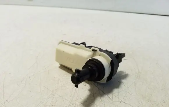 BMW i4 Fuel tank cap lock motor 9447698