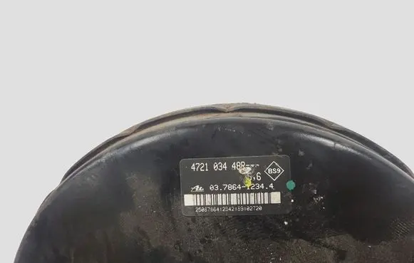 Renault Clio III Brake booster 472103448R