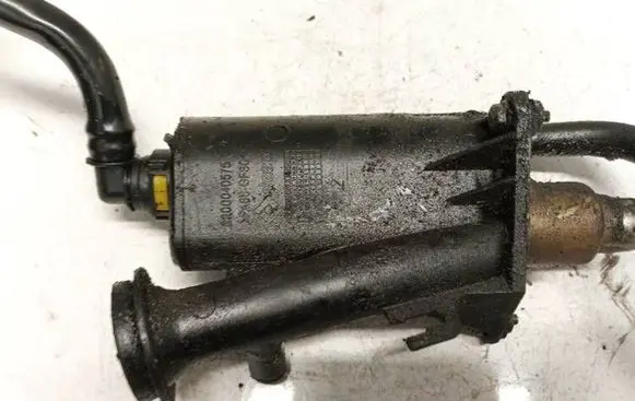 Renault Scenic I Oil breather separator 8200040575