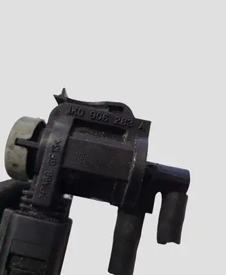 Volkswagen PASSAT B5.5 Turbo solenoid valve 1J0906283A