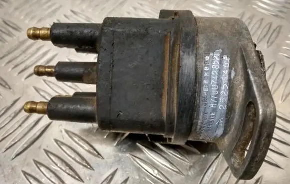 Renault Clio I Spark distributor H7700742852 2525646A