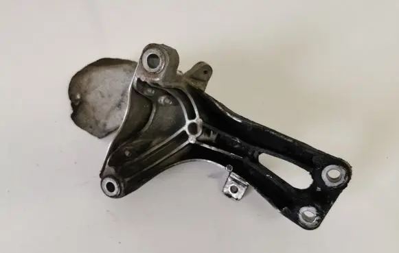Audi A6 C7 Engine mounting bracket 4G0199308E