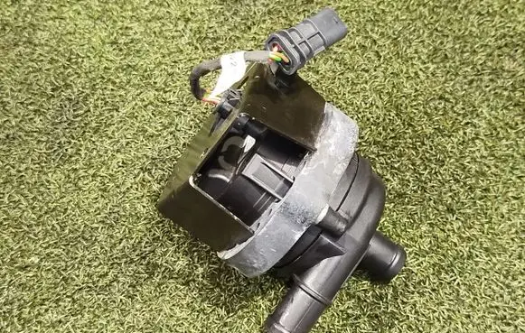 Land Rover Range Rover Sport L494 Water pump EPLA8501ADA FC1UA 9034474A