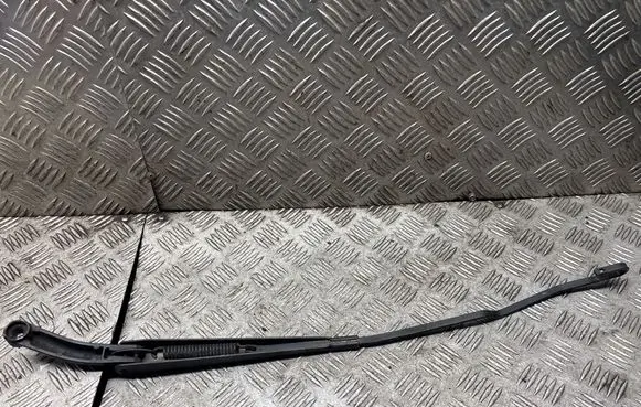 Volvo V70 Front wiper blade arm P8624269 8624246
