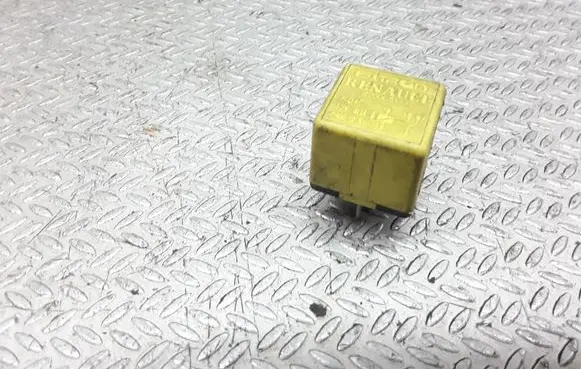 Renault Trafic II (X83) Other relay 8200051112