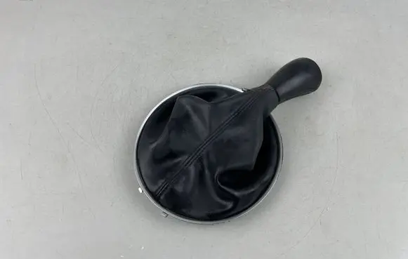 Subaru Outback Gear lever shifter trim leather/knob