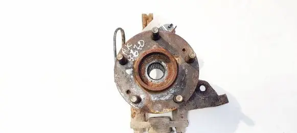 Front wheel hub