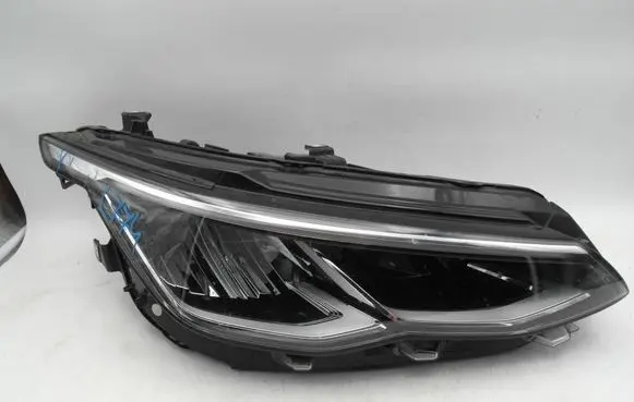 Volkswagen Golf VIII Headlight/headlamp 5H1941006B 90150891