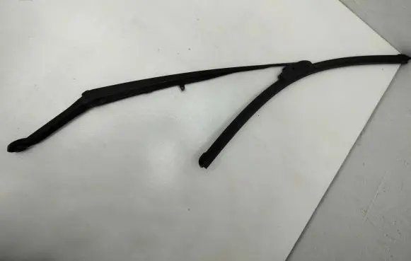 BMW 3 E46 Front wiper blade arm 61617003931