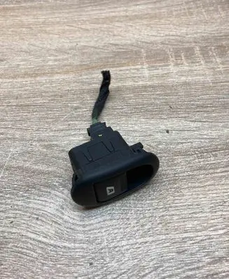 Citroen Berlingo Electric window control switch 96401469XT WITHPLUG