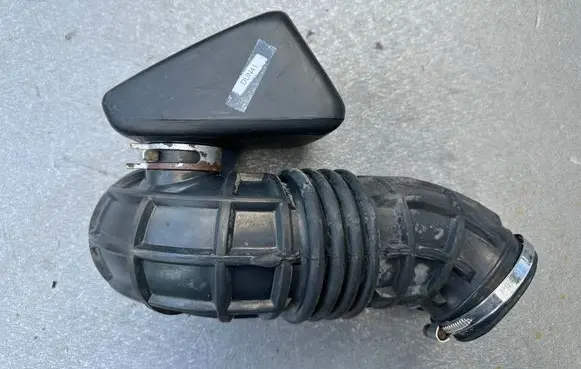 Air intake hose/pipe