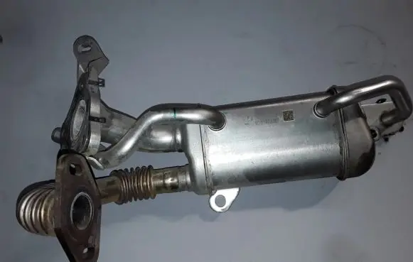 Mercedes-Benz Citan W415 EGR valve cooler 147357324R