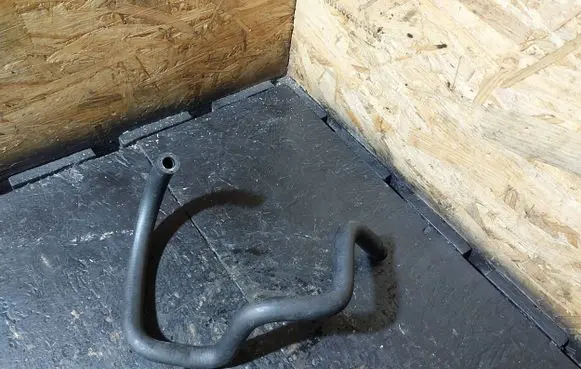 BMW 5 E39 Engine coolant pipe/hose 1703865 13541703865