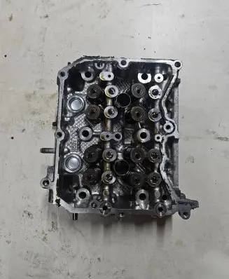 Subaru Forester SJ Engine head 