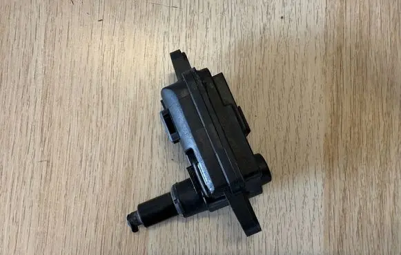 Seat Leon IV Fuel tank cap lock motor 8V4862159B