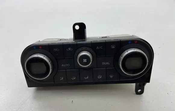 Nissan Qashqai Climate control unit A02000A7700001