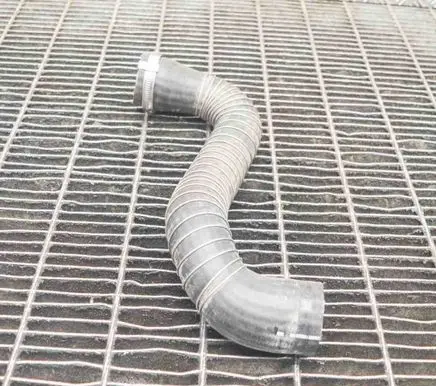 Land Rover Discovery 4 - LR4 Intercooler hose/pipe AH229F072AD